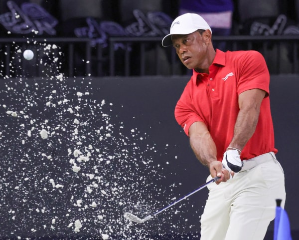 Tiger Woods in Rollover Car Crash in Fla.