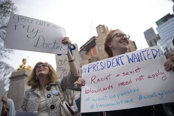 Trump Stumbles; Cruz Rises 