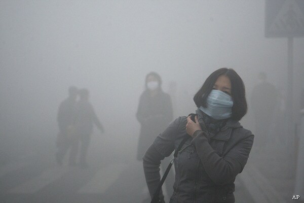 China Smog: Visibility Shrinks to Half a Football Field in Harbin