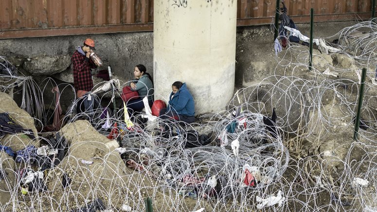 Supreme Court Lets Texas Arrest Illegal Border Crossers