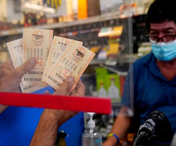 Powerball Grand Prize Climbs to $1B Without a Jackpot Winner