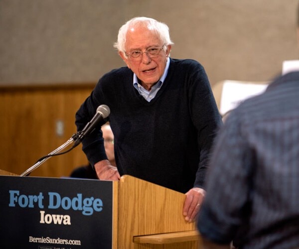 sen. bernie sanders speaks at a event in iowa