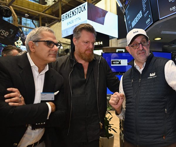 Stock Futures Slip as Investors Digest Big Bank Earnings