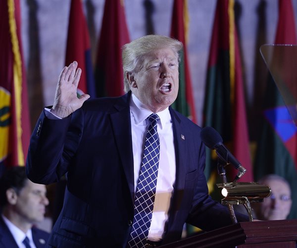 Trump Condemns Holocaust Deniers