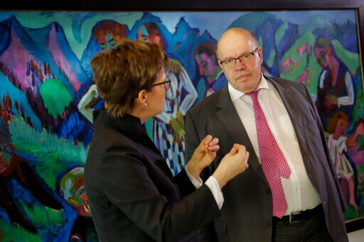 Germany Slashes Growth Outlook on Brexit, Trade Fears