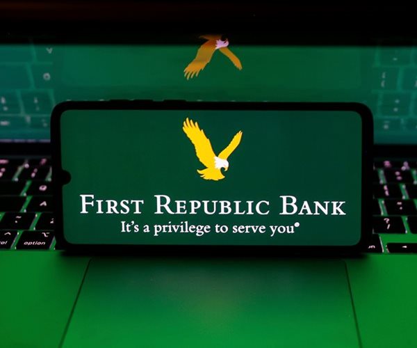 First Republic Shares Rise 23% After Brutal Selloff
