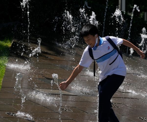 Chinese City Dims Lights in Heatwave Power Crunch
