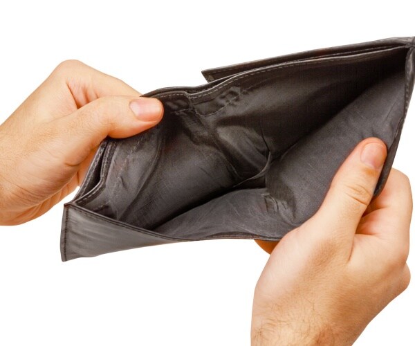 Report: Slight Decrease in Americans Living Paycheck to Paycheck