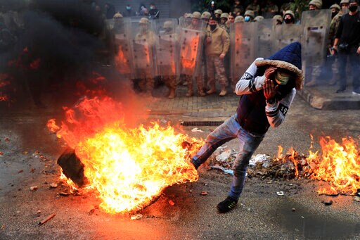 Unrest Grows in Crisis-hit Lebanon amid Coronavirus Lockdown