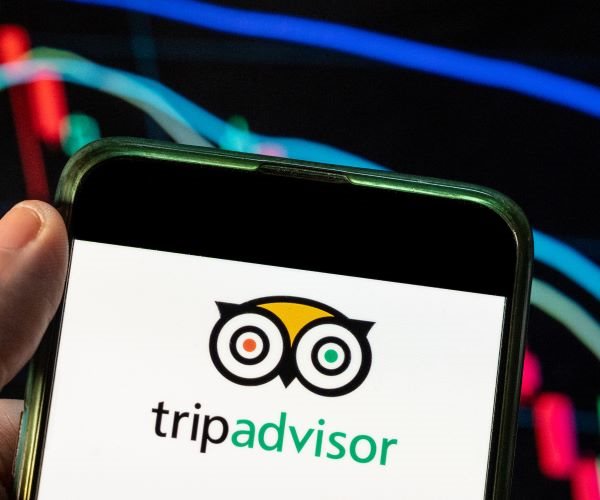 TripAdvisor Tumbles on Profit Miss, Q4 Revenue Slowdown Outlook