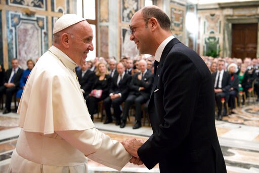 Pope: Christians Can Promote Political Dialogue in Europe