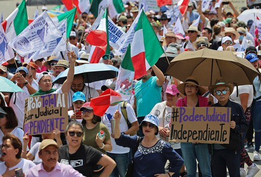 Protesters against Judiciary Overhaul Plan Urge Mexican President to 'respect Democracy'
