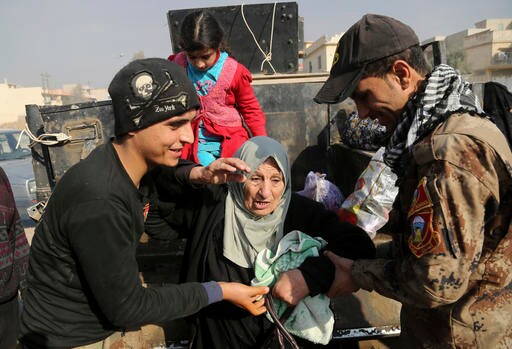 UN: Civilians Increasing Flee IS-held Mosul; 135,500 Now out