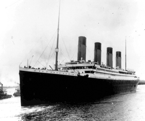 Plan to Retrieve Titanic Radio Spurs Debate on Human Remains