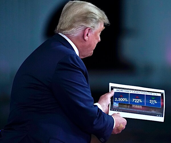 president donald trump wears a face mask