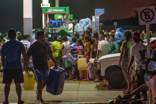 Unrest over Mexico Gasoline Price Hike Erupts into Looting