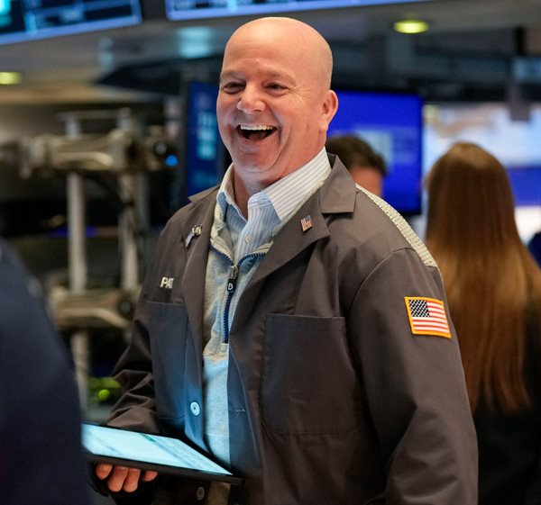 Wall St Ticks Down on 1st Trading Session of 2025