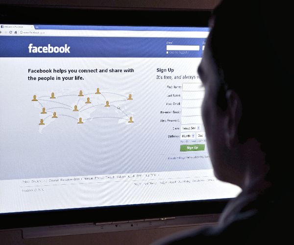 Facebook Deploys Special Team as Israel-Gaza Conflict Spreads Across Social Media