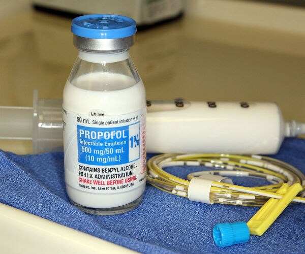 4 Honored for Genetic Research and Developing Anesthetic