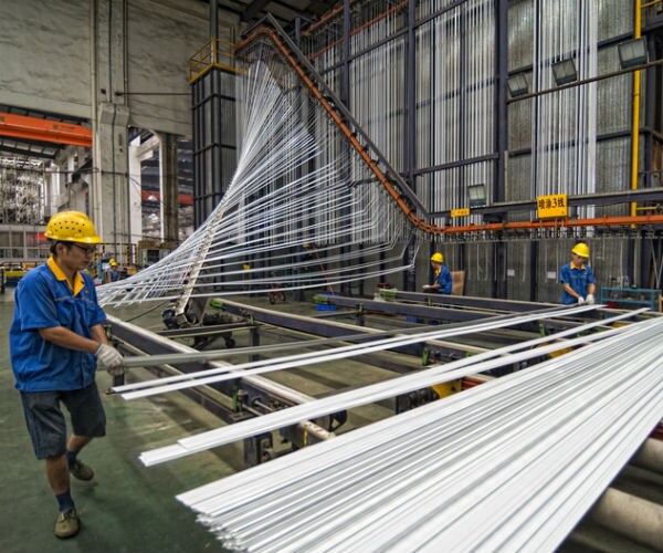 Aluminum Giants Stop Short of Backing Trump Import Crackdown