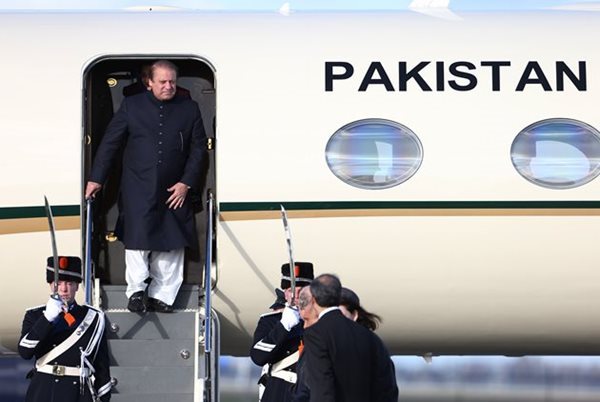 LIGNET: Coup Rumors Fly as Three-Way Power Struggle Consumes Pakistan