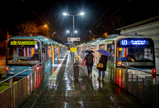 German Economist Panel Cuts 2021 Growth Outlook to 3.1%