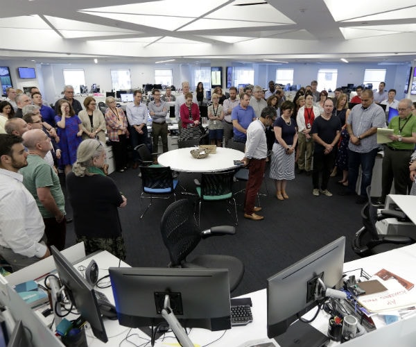 Newsrooms Take Moment of Silence to Remember 5 Slain at Maryland Paper