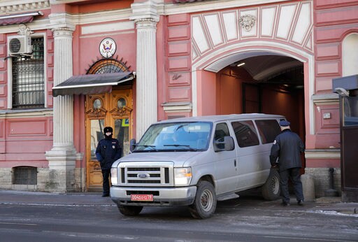 US Consulate Staff in St. Petersburg Prepare to Leave