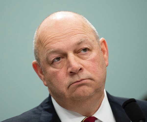 FAA Chief Acknowledges Agency, Boeing Made Mistakes on 737 MAX