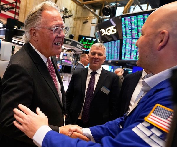 Earnings Wave Checks Trade and Shutdown Hopes