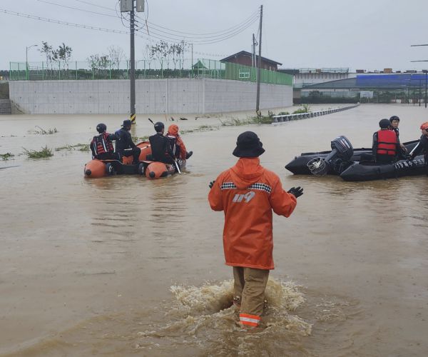 SKorea Landslides, Floods Kill More than 20, Over 4,000 Evacuated