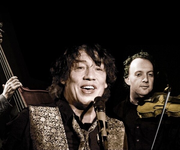 Folk Musicians Keep Themselves, Their Music Alive During Pandemic