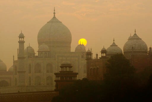 Insect Poop Threatens to Damage Marble at India's Taj Mahal