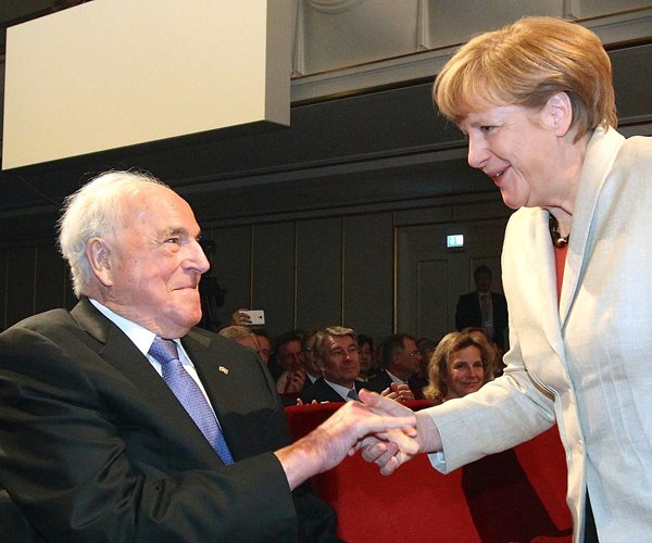 Helmut Kohl, Father of German Reunification, Dies: Bild Newspaper
