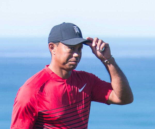 Woods Shoots 69 and Gives Himself a Chance at Honda Classic