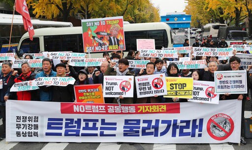 S. Koreans Demonstrate to Show Support, Disapproval of Trump