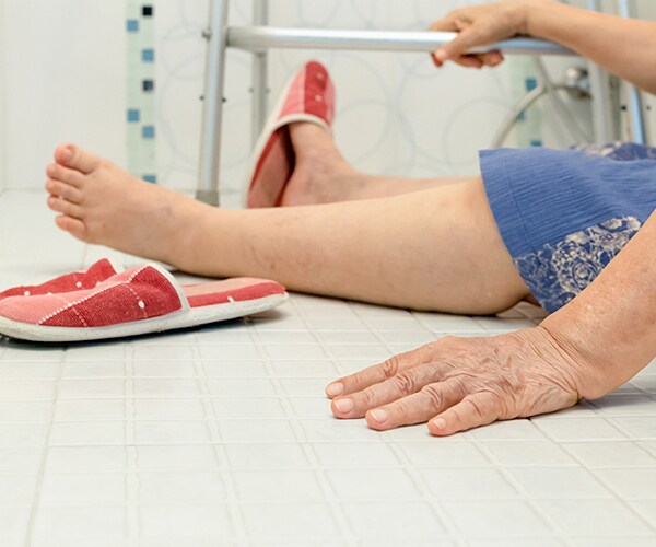 Opioids Raise Risk of Falling in Seniors