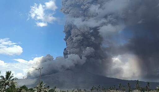 Indonesia's Mount Lewotobi Laki Laki Continues to Unleash Towering Column of Hot Clouds