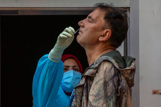 Glimmer of Hope Seen in India, but Virus Crisis Not over Yet