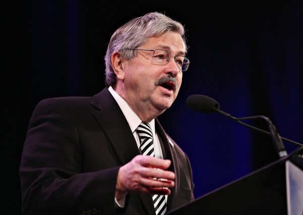 Iowa Gov. Branstad: Open GOP Debates to 'All the Candidates'
