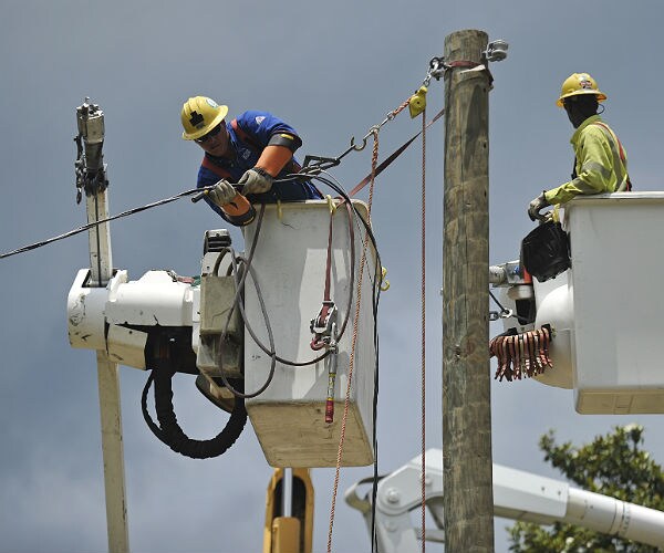 More than 440,000 Still Lack Power in Northeast