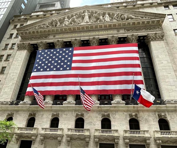 Stocks Slip as Investors Brace for Powell's Speech