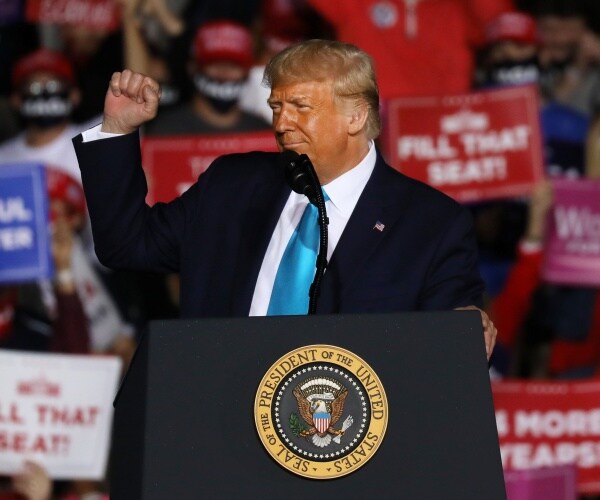 donald trump speaks at campaign rally