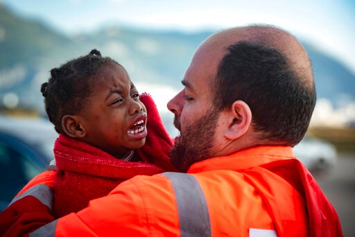 Spanish Rescuers Recover Dead Baby, Save 520 Migrants at Sea