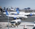 United Jet Strikes Light Pole While Landing at Newark