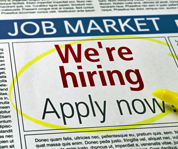 US Adds 304K Jobs as Wage Gains Cool Amid Shutdown