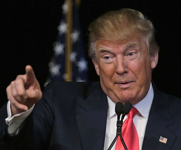 Roger Stone Likens Trump's NH Ground Game to 'Generals Fighting the Last War'