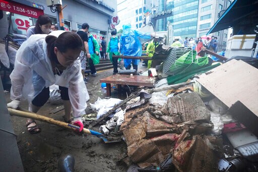 Recovery Underway in South Korea's Rain-hit Capital Area