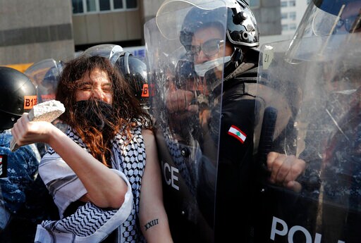 Lebanon's Central Bank Governor Defends His Role amid Crisis