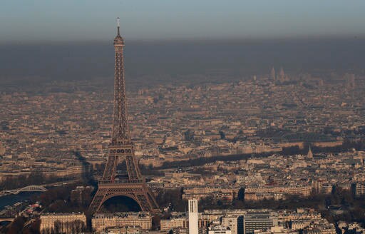 Paris Bans Half of Cars to Tackle New Peak of Pollution